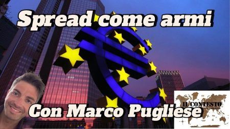 Spread come armi Una grande statua con simbolo dell'euro e stelle si erge davanti a un edificio di vetro al tramonto, alludendo alle preoccupazioni dello Spread.