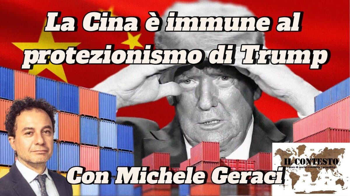 Un collage mostra Trump con dei container, la bandiera cinese e Michele Geraci, evidenziando la Cina e il protezionismo.