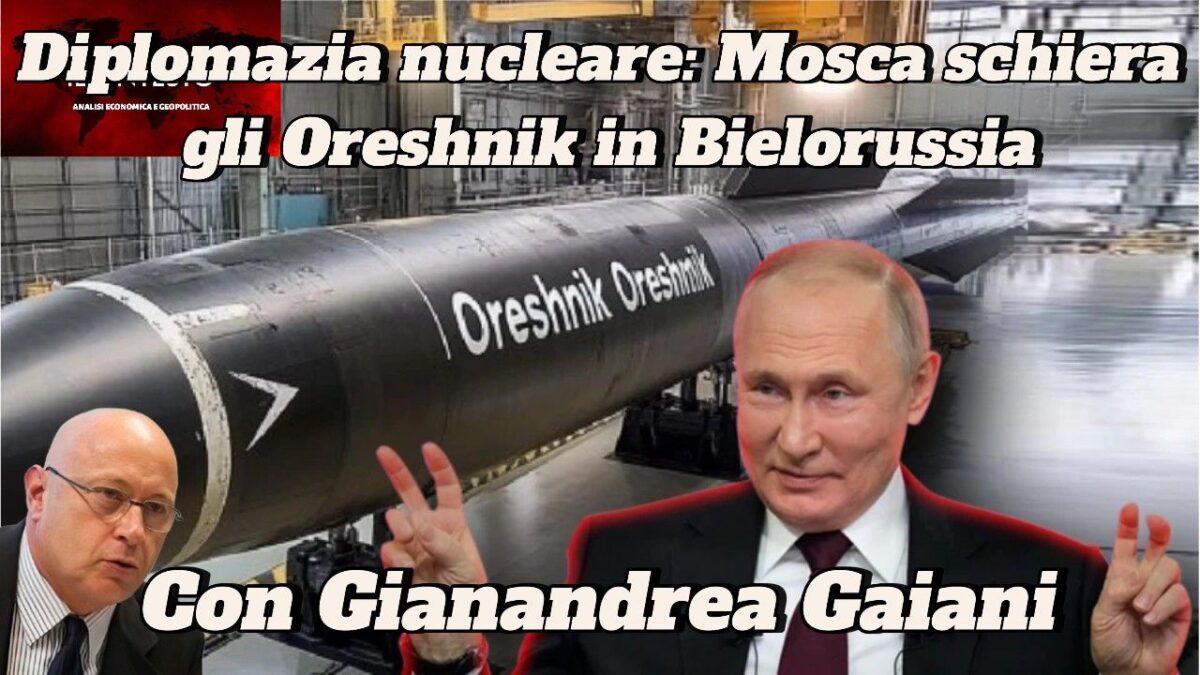 Missile di grandi dimensioni denominato Orešnik in un hangar, con immagini di due uomini e riferimento alla diplomazia nucleare in Bielorussia.