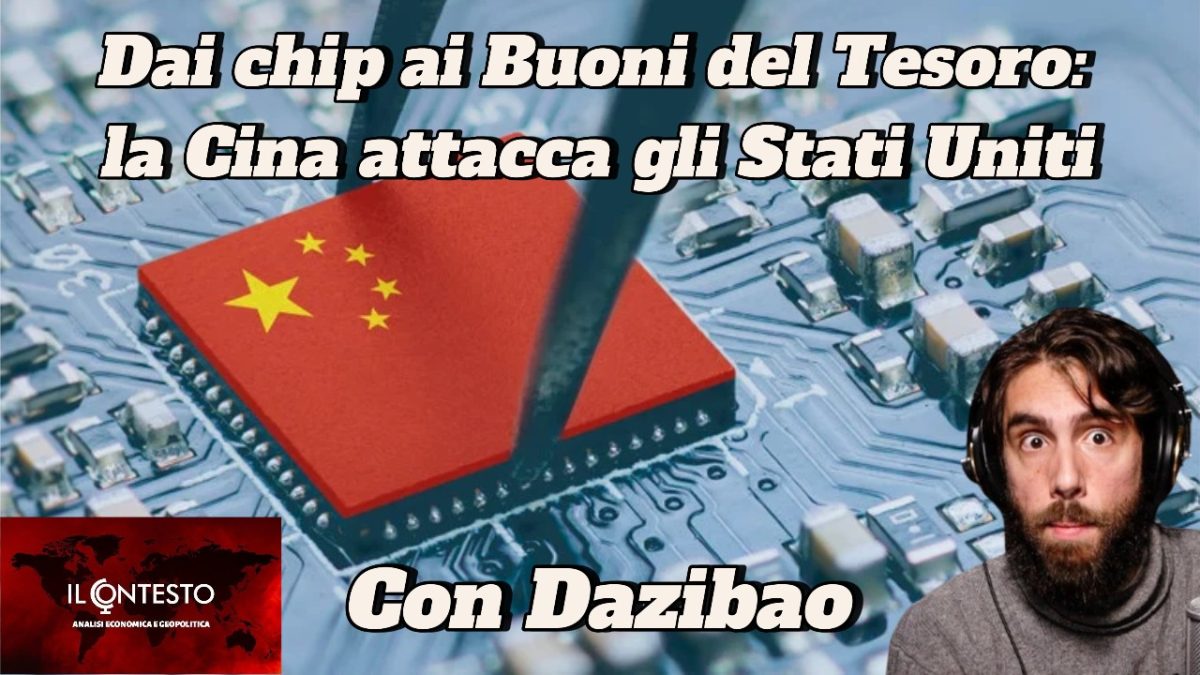 Un chip per computer con la bandiera cinese è tenuto da una pinzetta su un circuito stampato; il testo cita Cina, Stati Uniti e ASML.