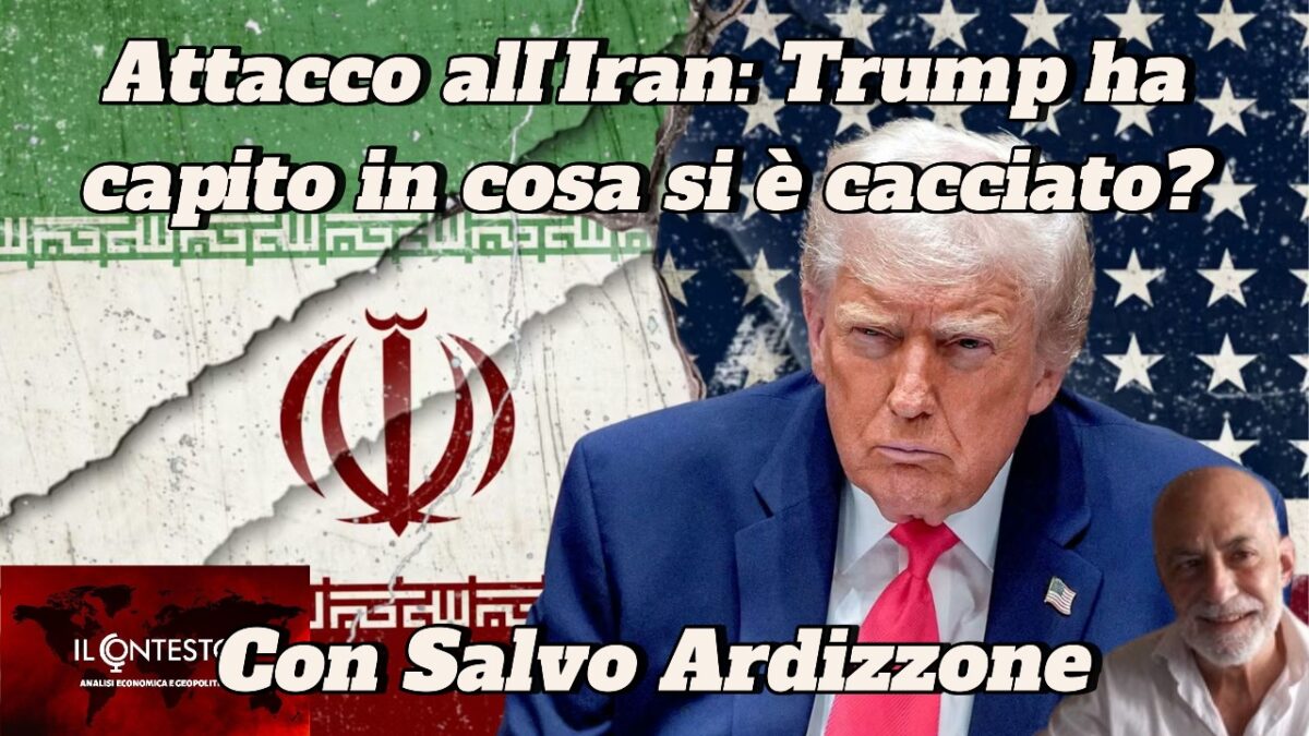 Donald Trump davanti a una bandiera iraniana e testo italiano sulla guerra contro l'Iran e Salvo Ardizzone.