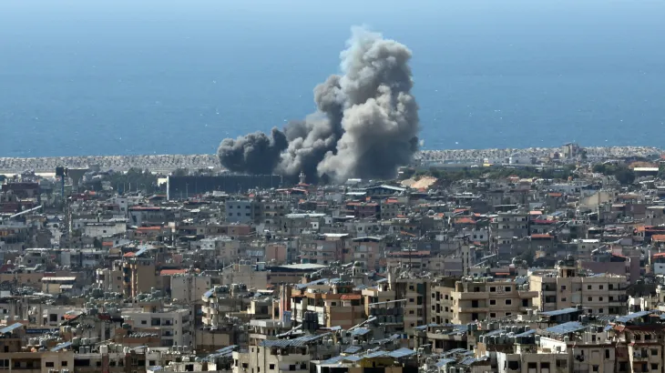 L’Idf devasta il Libano: la tregua vacilla già 1 Il devastante bombardamento di Beirut da parte dell’Idf.
