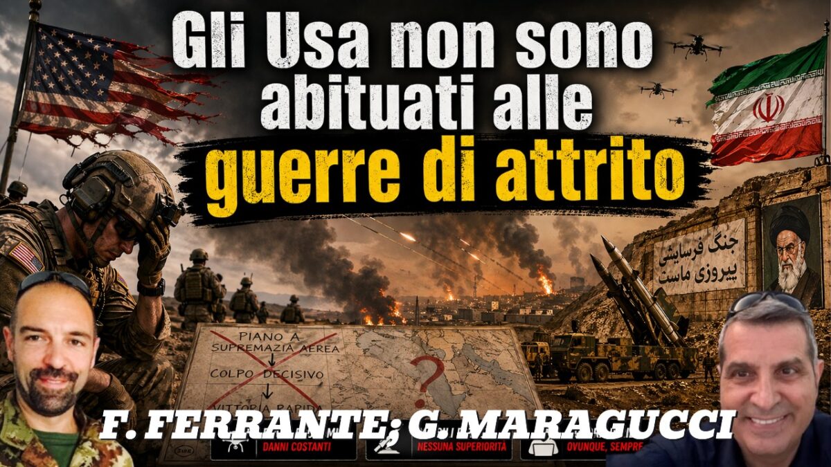 Una scena di guerra con soldati, elicotteri e mappe; testo in italiano sull'adattamento degli Stati Uniti alle guerre di logoramento e alle scorte.